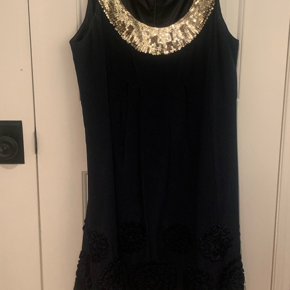 Navy and gold beaded silk dress with rosettes. - Picture 6 of 9